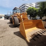 لودر سنگین 5 تنی با بازوی تک راکر